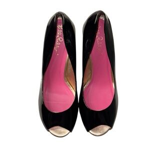 Lilly Pulitzer Black and Gold Peep Toe Heels size 8